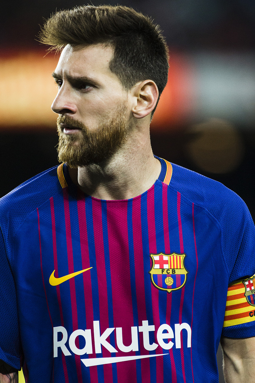 男子用手套自制钓鱼手势浮漂，看到“OK”就表示鱼已咬钩浮漂（手套改造钓鱼手势漂，“OK”一现即中鱼）