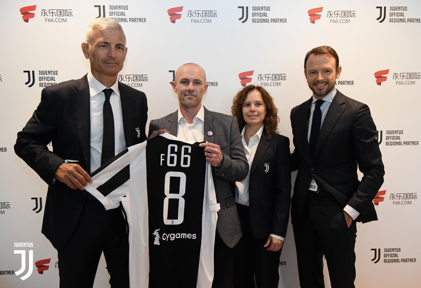 记者：加拉塔萨雷希望免费租借萨拉赫，合同半年800万欧（报道：加拉塔萨雷拟零租金租借萨拉赫，半年合约800万欧元）