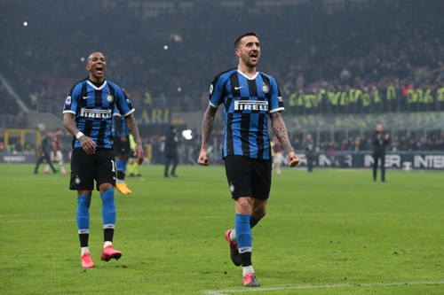 2025／26赛季英超：曼联vs伯恩茅斯！争四红魔撞上樱桃克星（2025／26英超焦点：曼联迎战伯恩茅斯，冲四之战遇樱桃克星）