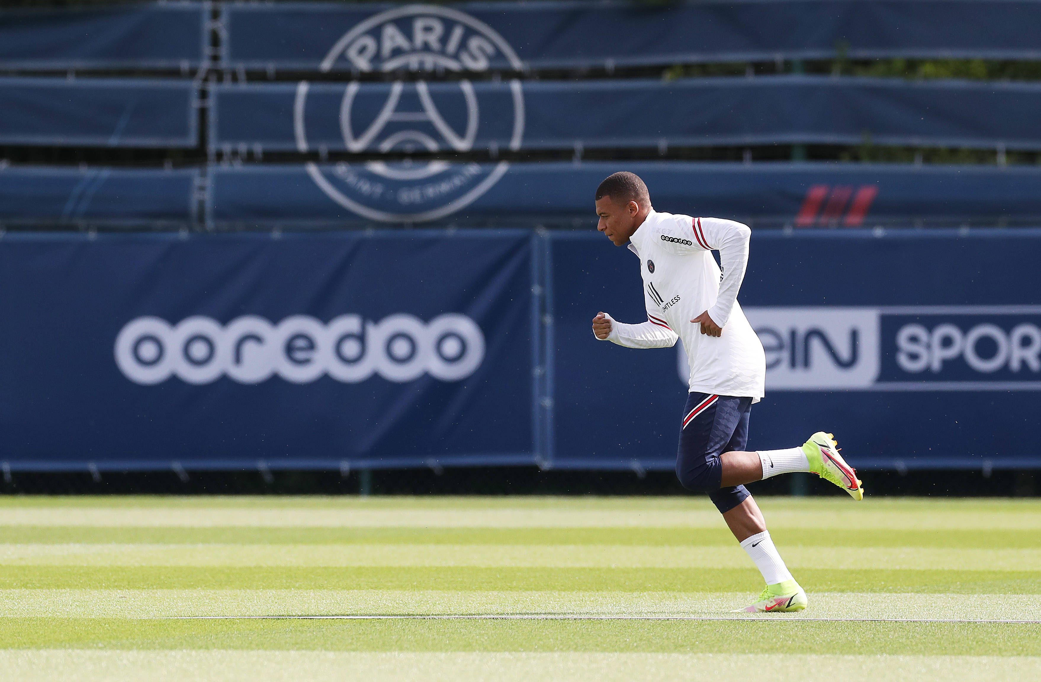 莱奥：我有个人的进球目标，虽然我不想说但我把目标定得很高（莱奥：我的进球目标很高，但暂不透露）