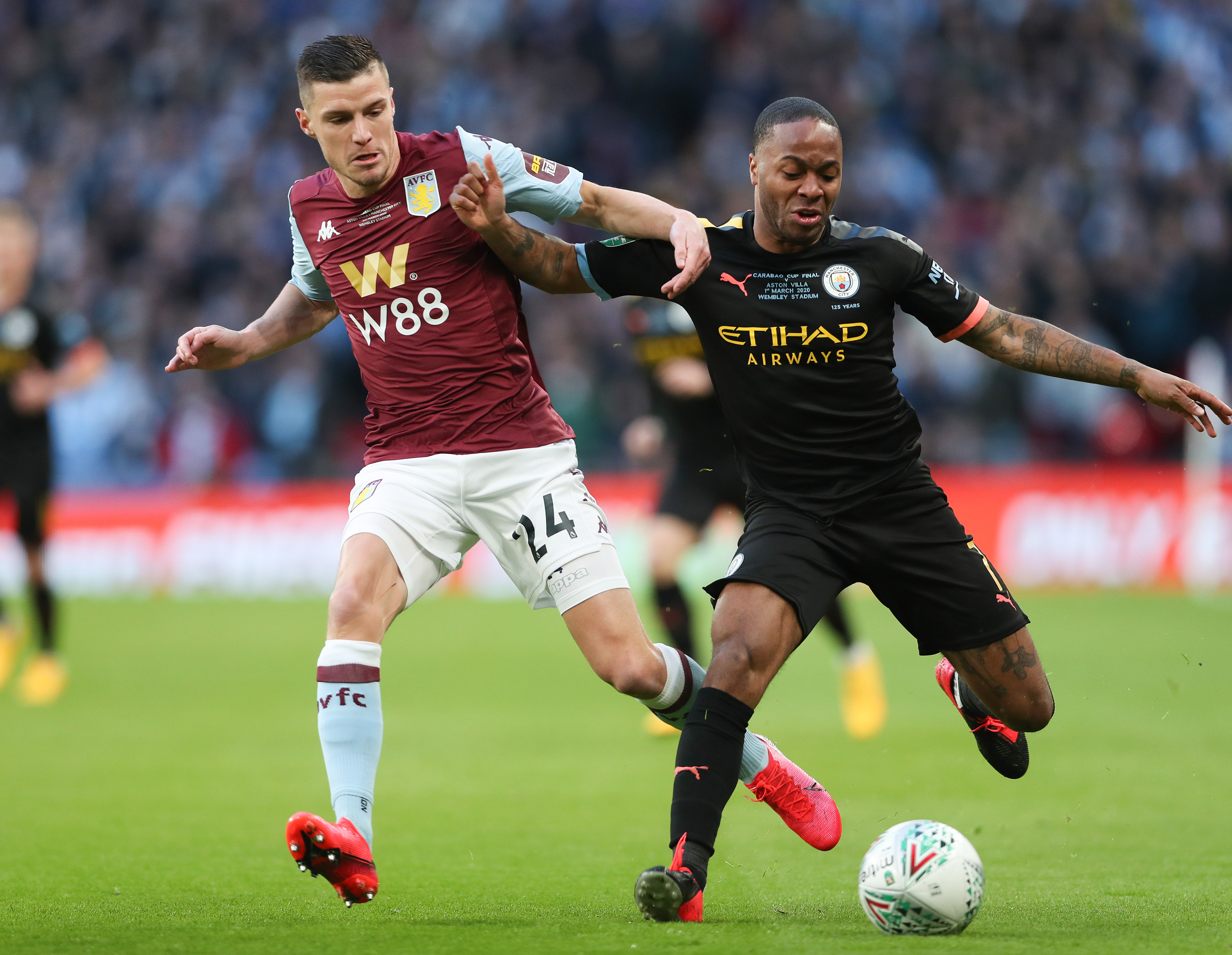 有惊无险，小麦和孔蒂所乘飞机警告灯误报导致飞机迫降（虚惊一场，小麦与孔蒂所乘航班因警报灯误报紧急降落）