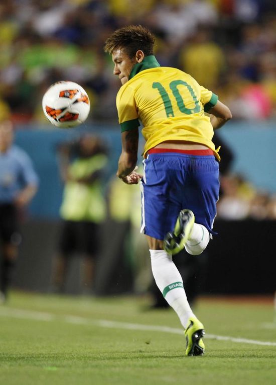 深圳青年人或打造中甲强队？总经理：让子弹飞一会儿（深圳青年军能成中甲劲旅？总经理：且让子弹再飞会儿）